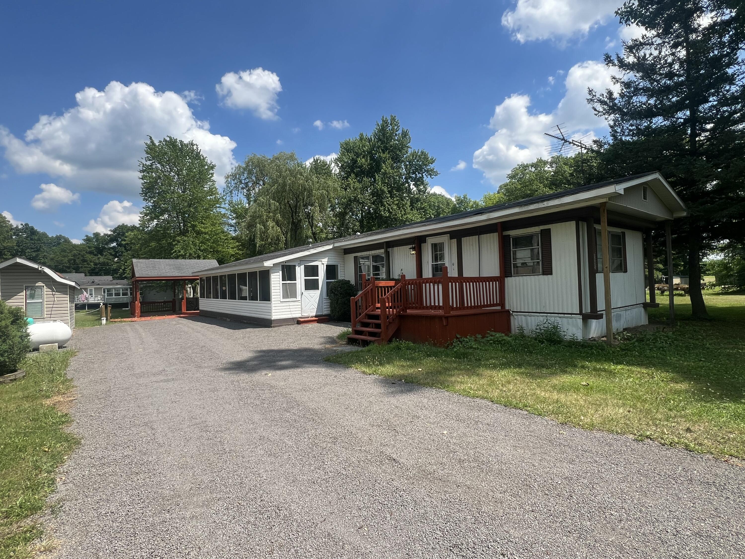 Property Photo: 6915 Rowley Drive MI 49266