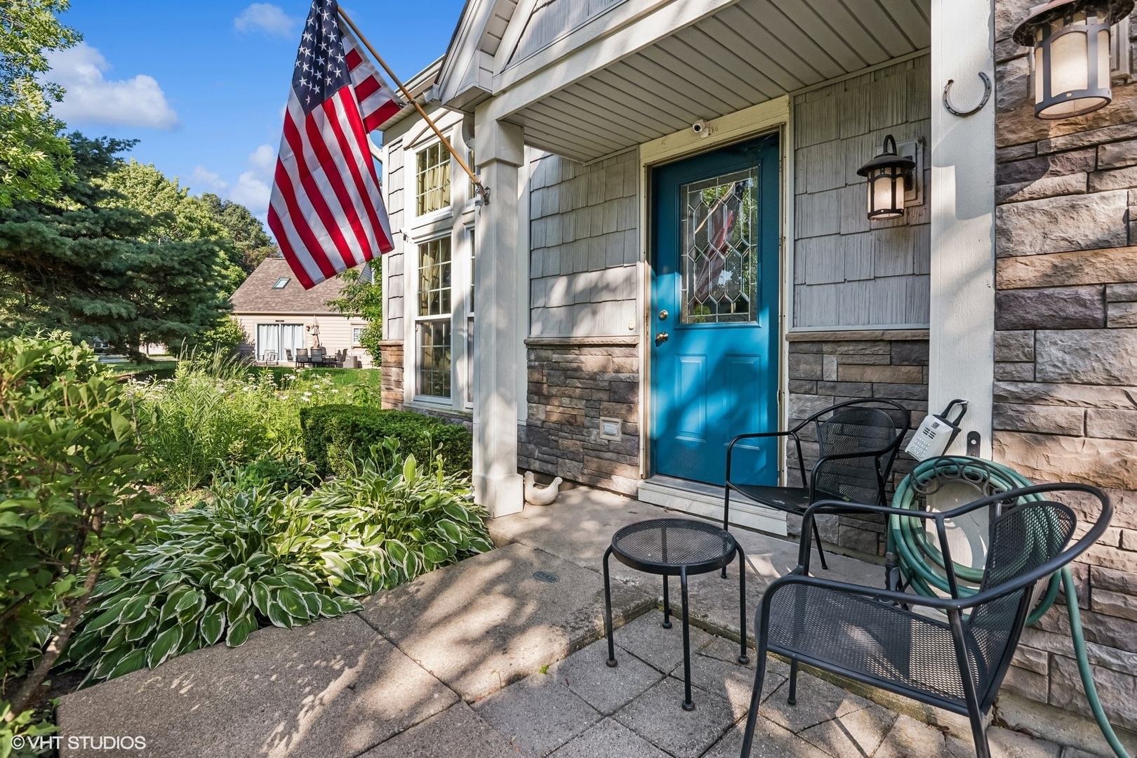 Property Photo:  1329 Gloucester Circle  IL 60188 