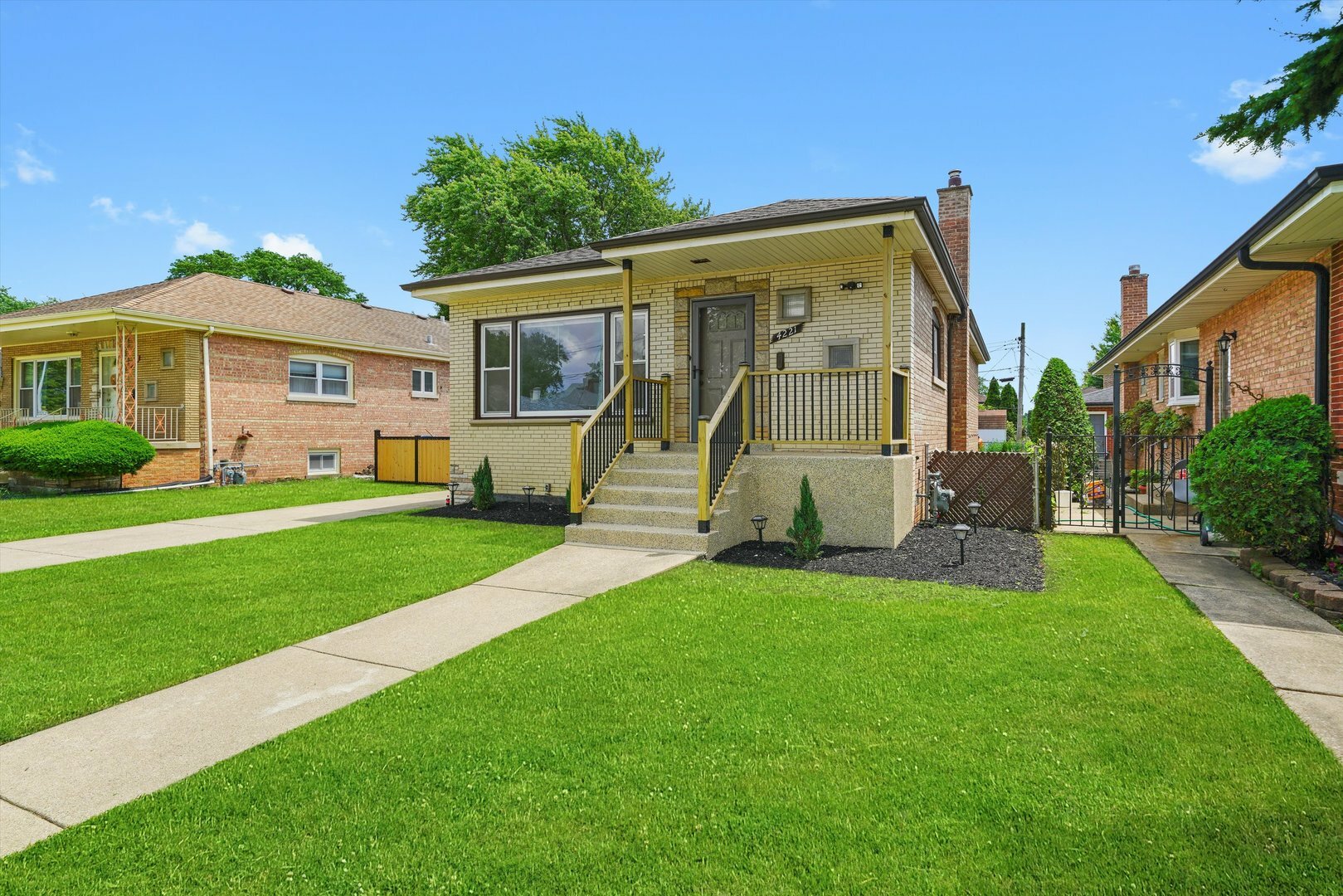 Property Photo: 4221 W 107th Street IL 60453