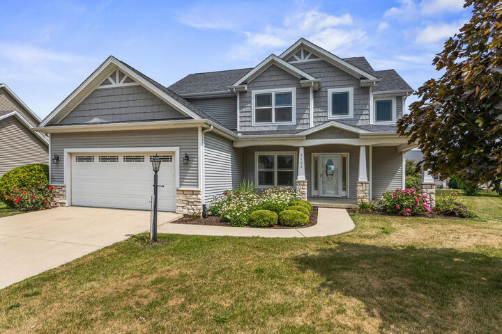 Property Photo: 5102 Jacks Boulevard IL 61822