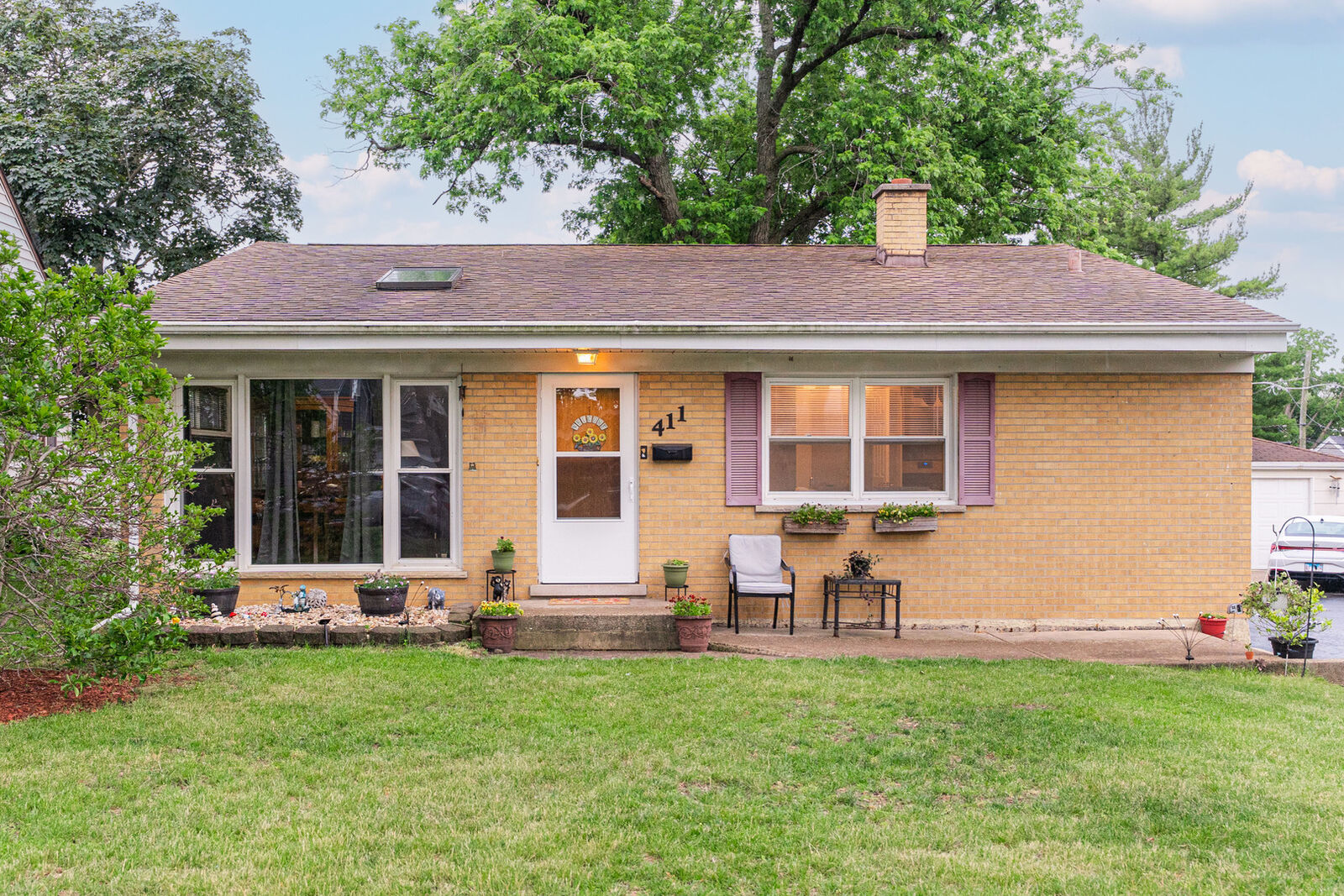 Property Photo:  411 W Taylor Road  IL 60148 