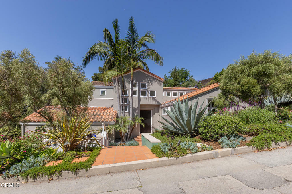 Property Photo: 1040 Hillcroft Road CA 91207