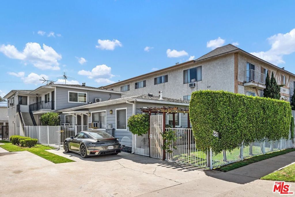 Property Photo:  1657 Colby Avenue 3  CA 90025 