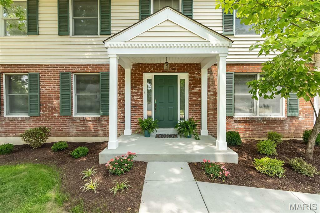 Property Photo:  2056 Meadowbrook Way Drive  MO 63017 