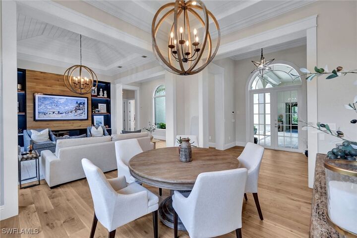 Property Photo: 709 Teal Court FL 34108