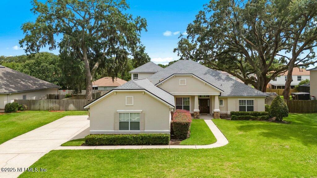 Property Photo: 3156 Scenic Oaks Drive FL 32226