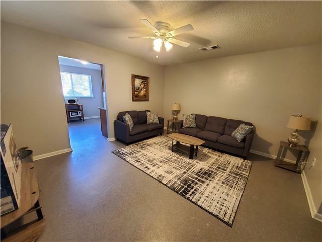 Property Photo: 110 Tau Street B LA 70037