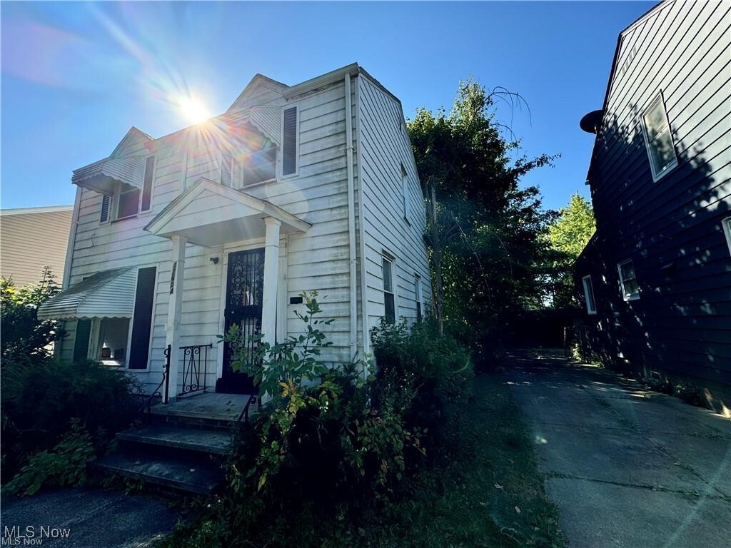 17604 Walden Avenue  Cleveland OH 44128 photo