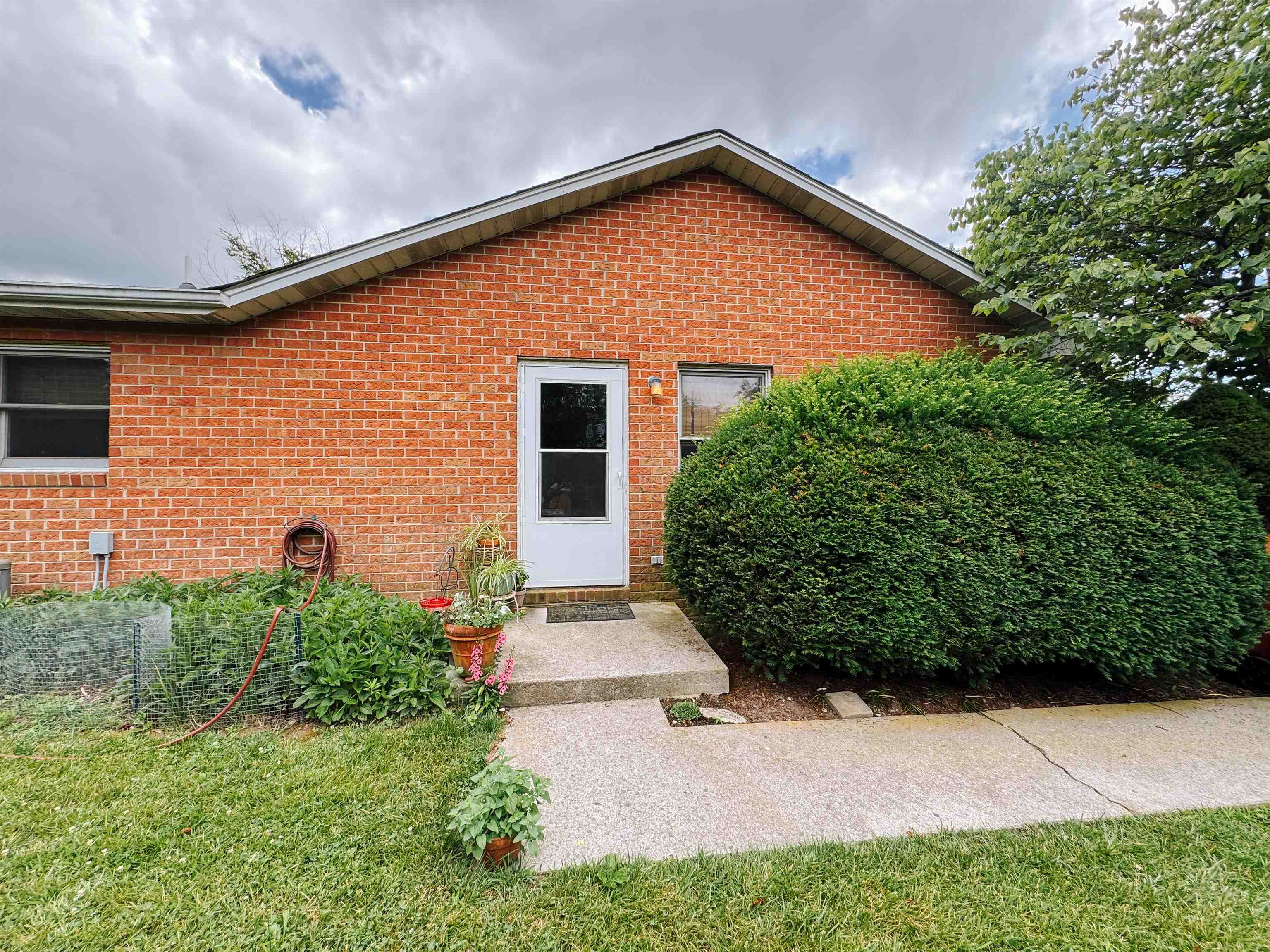 Property Photo: 1450 &Amp 1452 Sandy Circle VA 24060