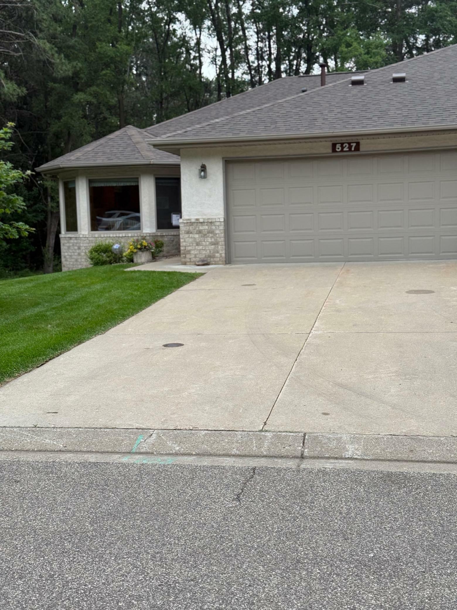 Property Photo: 527 Woodside Court MN 55379