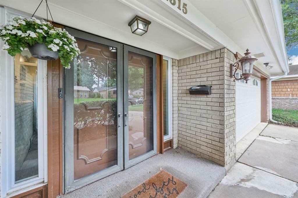 Property Photo: 1315 Navaho Street TX 76012