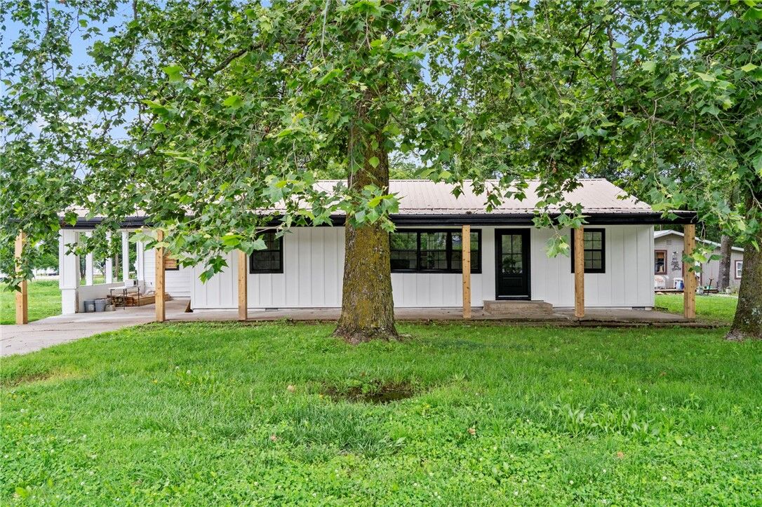 Property Photo: 12569 Pioneer Lane AR 72734