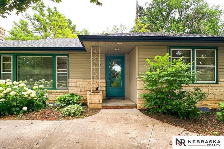 Property Photo: 437 S 90th Street NE 68114