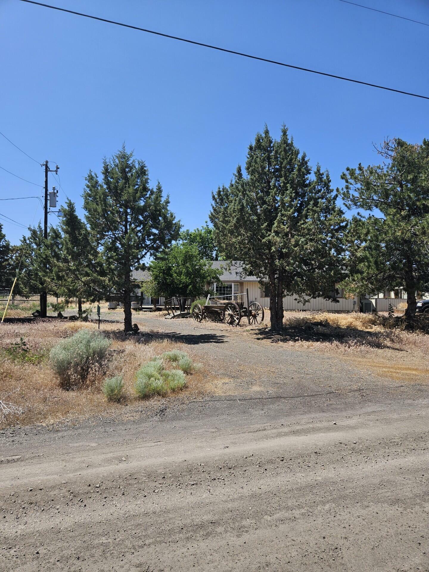 Property Photo: 2259 NE 13th Street OR 97756