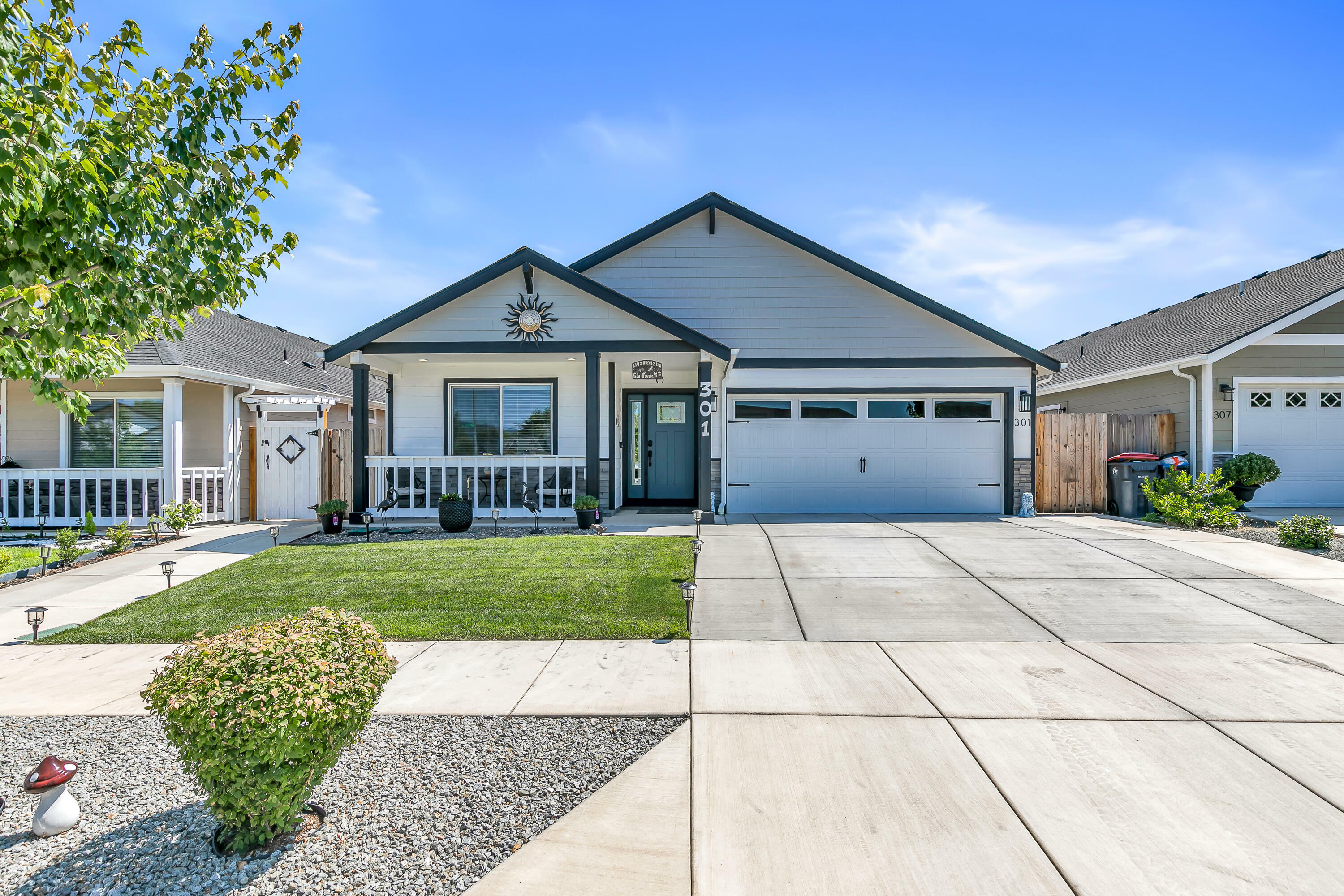 301 Reanna Way  Medford OR 97501 photo