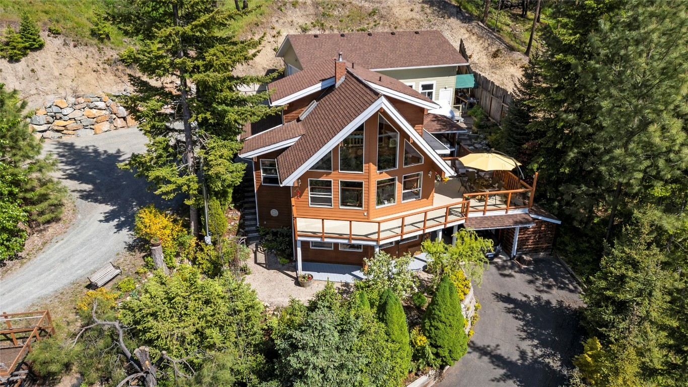 Photo de la propriété:  5261 Hlina Road  BC V0E 1M6 