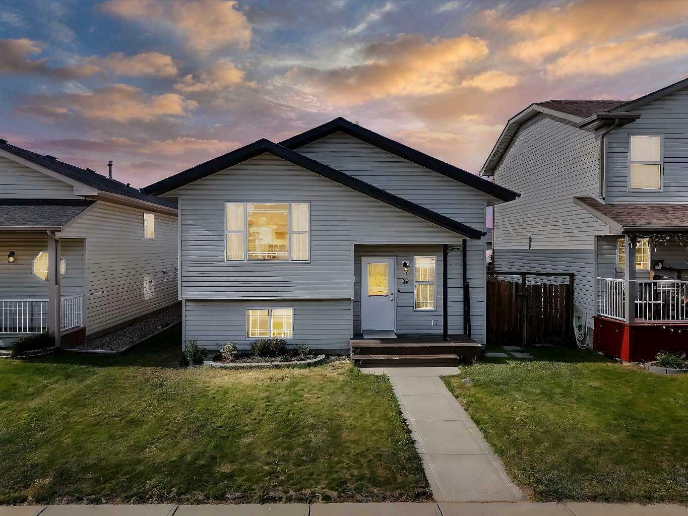 63 Ireland Crescent  Red Deer AB T4R 3K8 photo