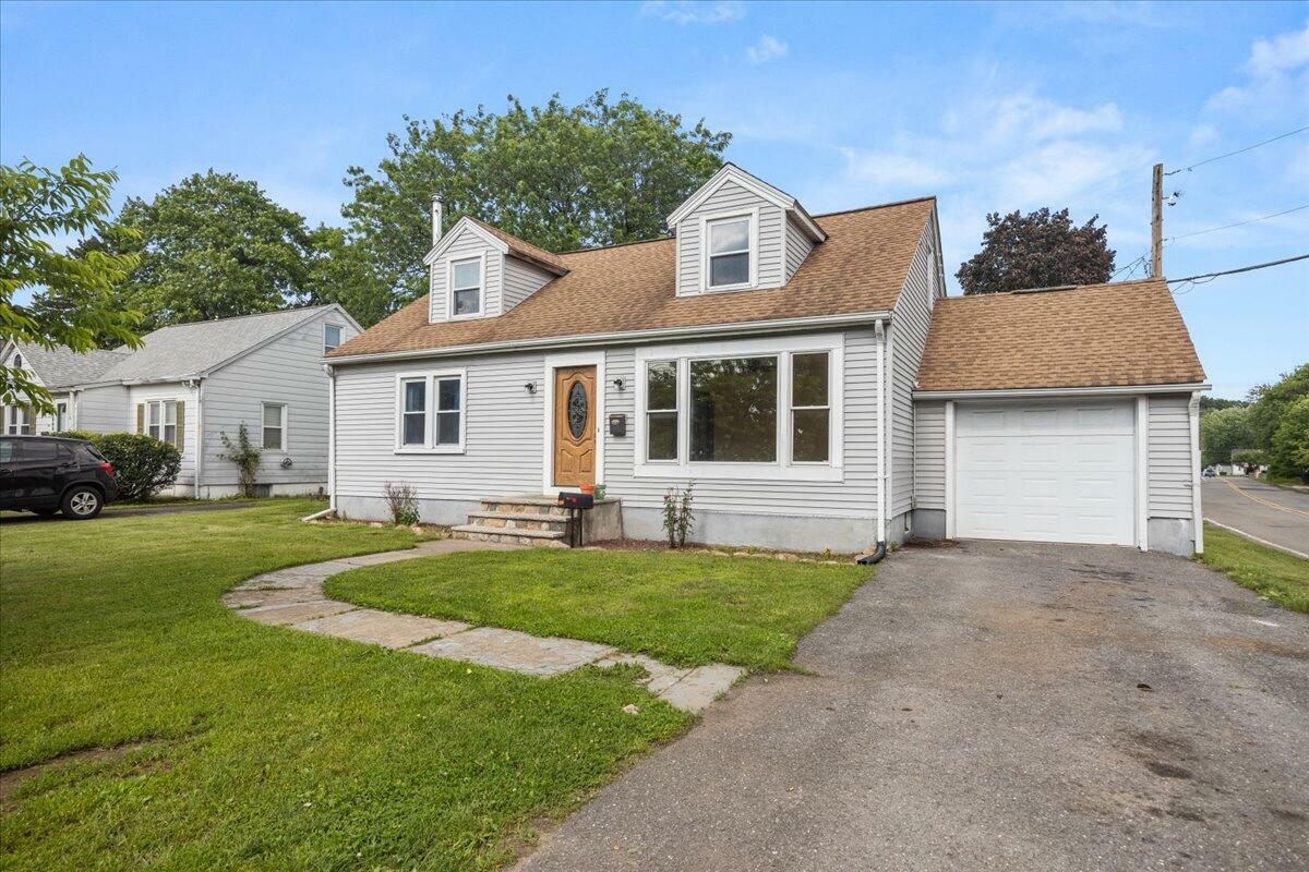Property Photo: 938 Chipperfield Drive PA 18360