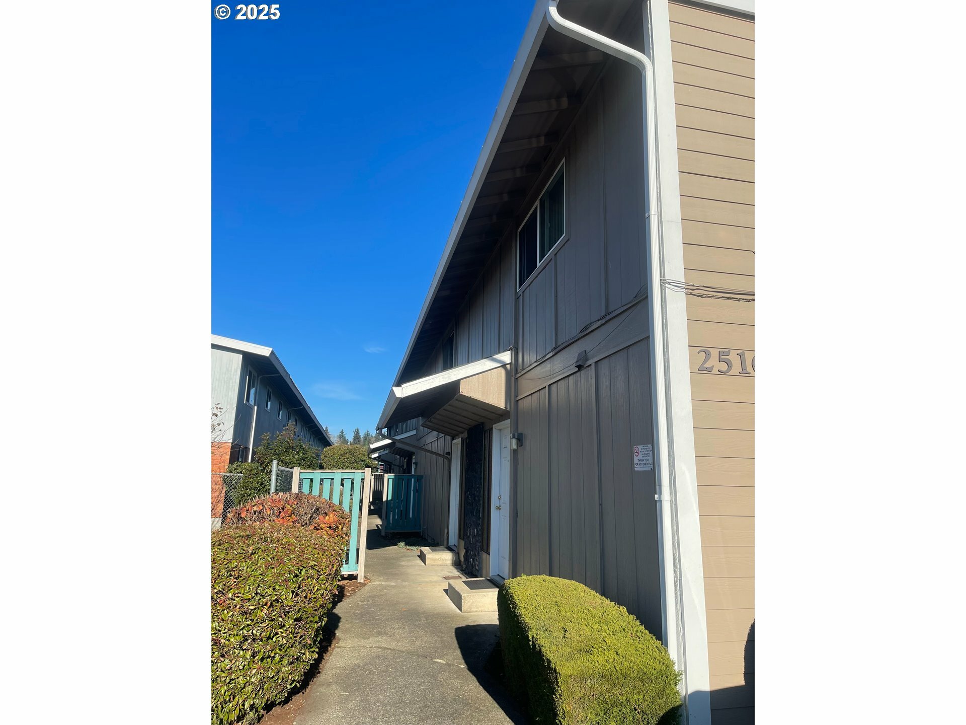 Property Photo:  