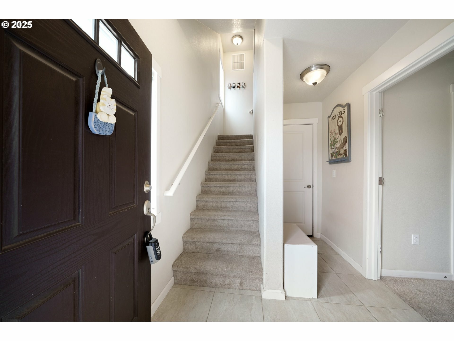Property Photo: 167 NE 80th Ave OR 97006