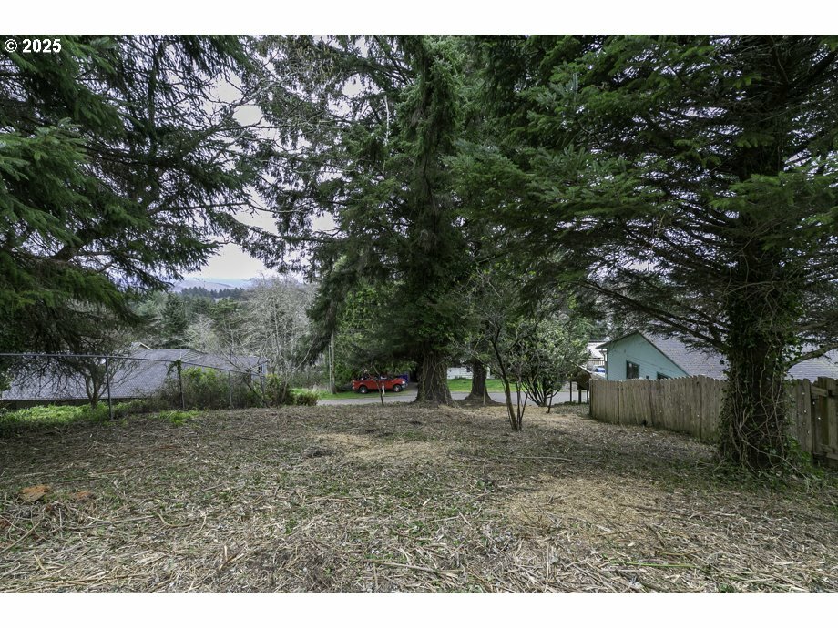 Property Photo: NE 35th St OR 97367
