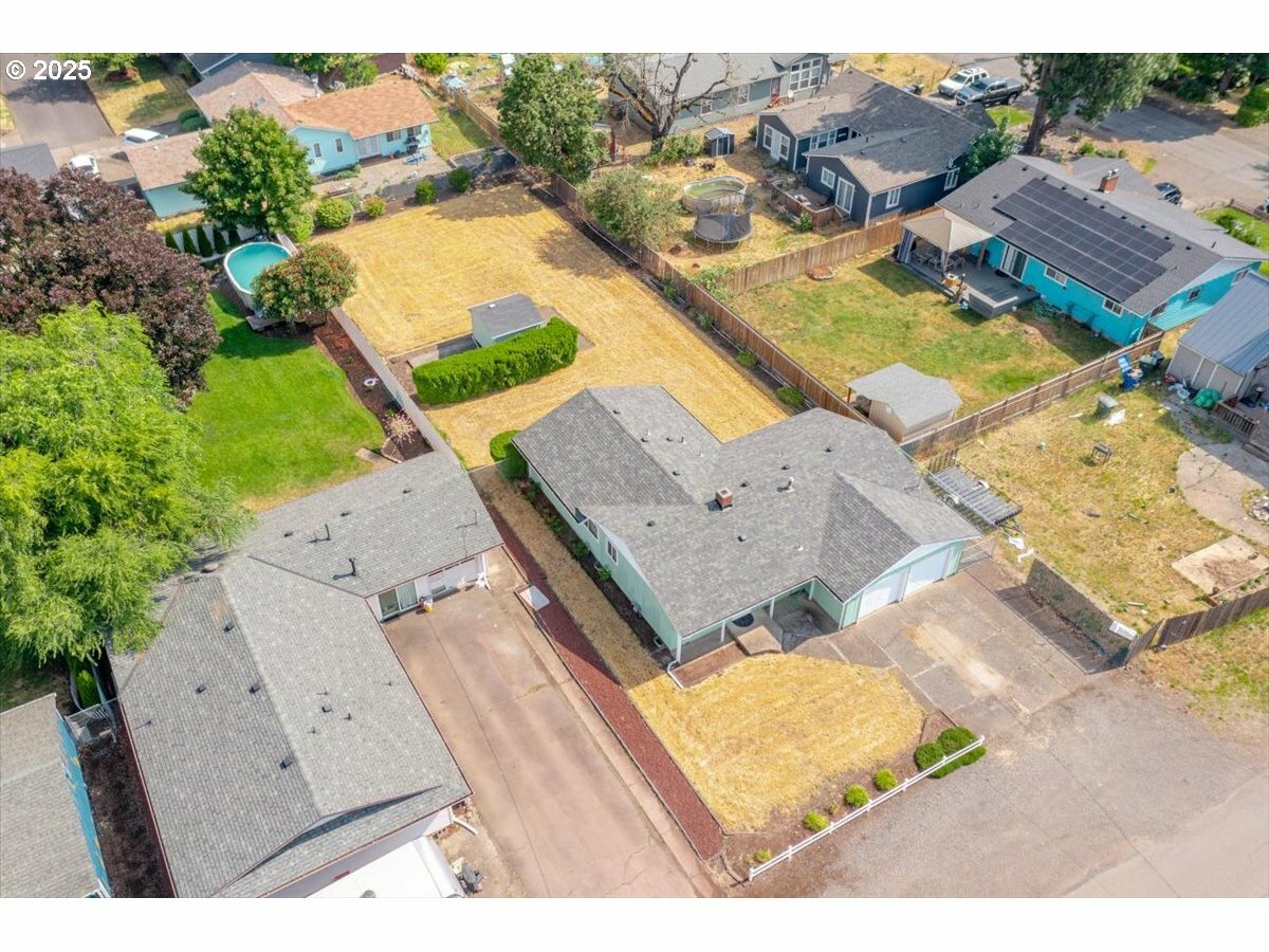 Property Photo: 861 Dietz Ave NE OR 97303