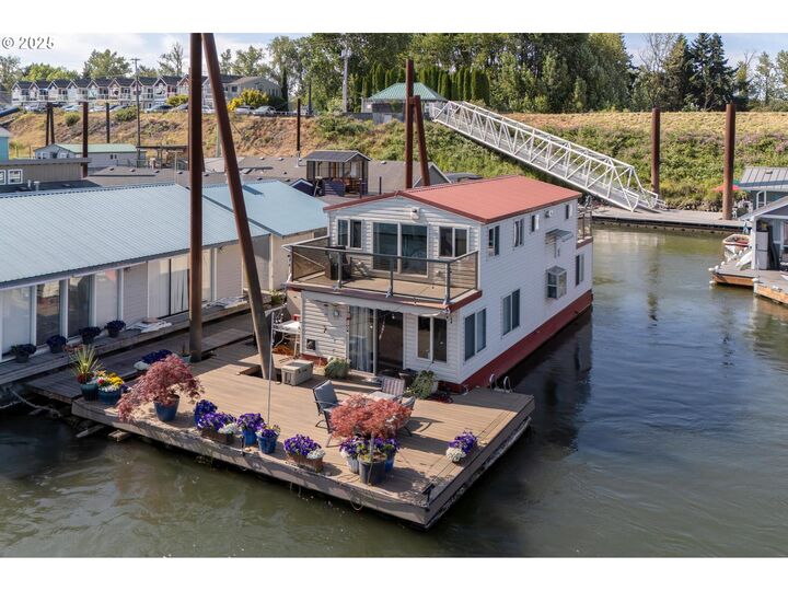 429 N Bridgeton Rd #15  Portland OR 97217 photo