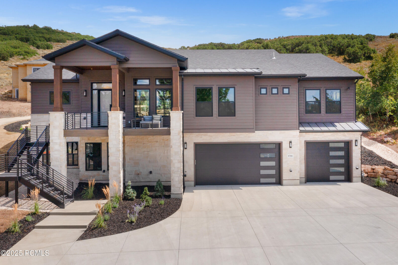 Property Photo: 8788 Daybreaker Drive UT 84098