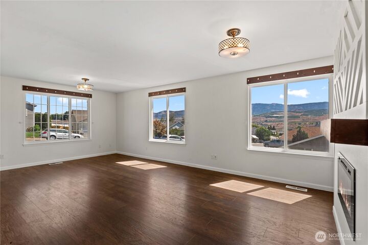 Property Photo:  608 S Lawler Avenue  WA 98802 