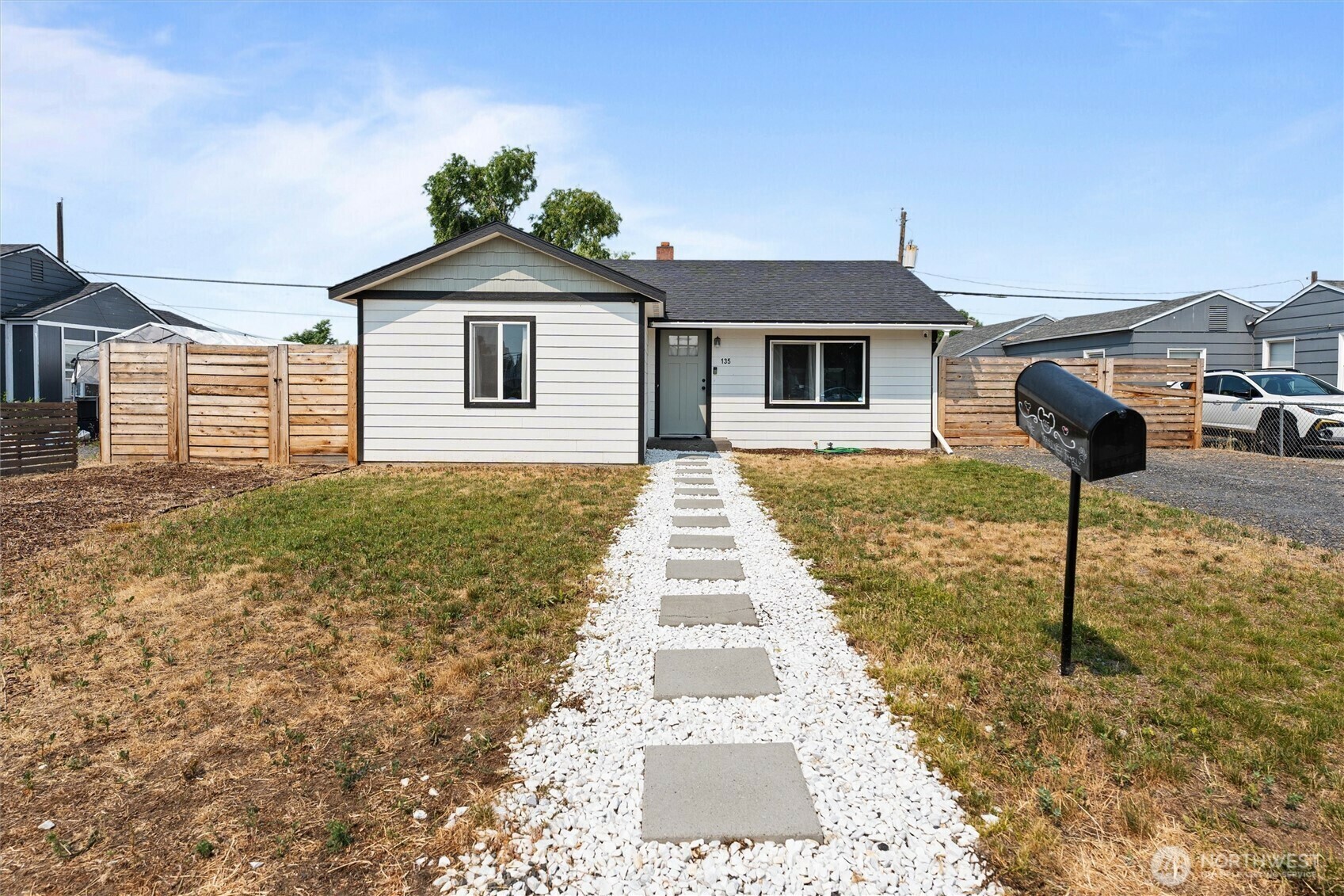 135  F Street SE  Ephrata WA 98823 photo