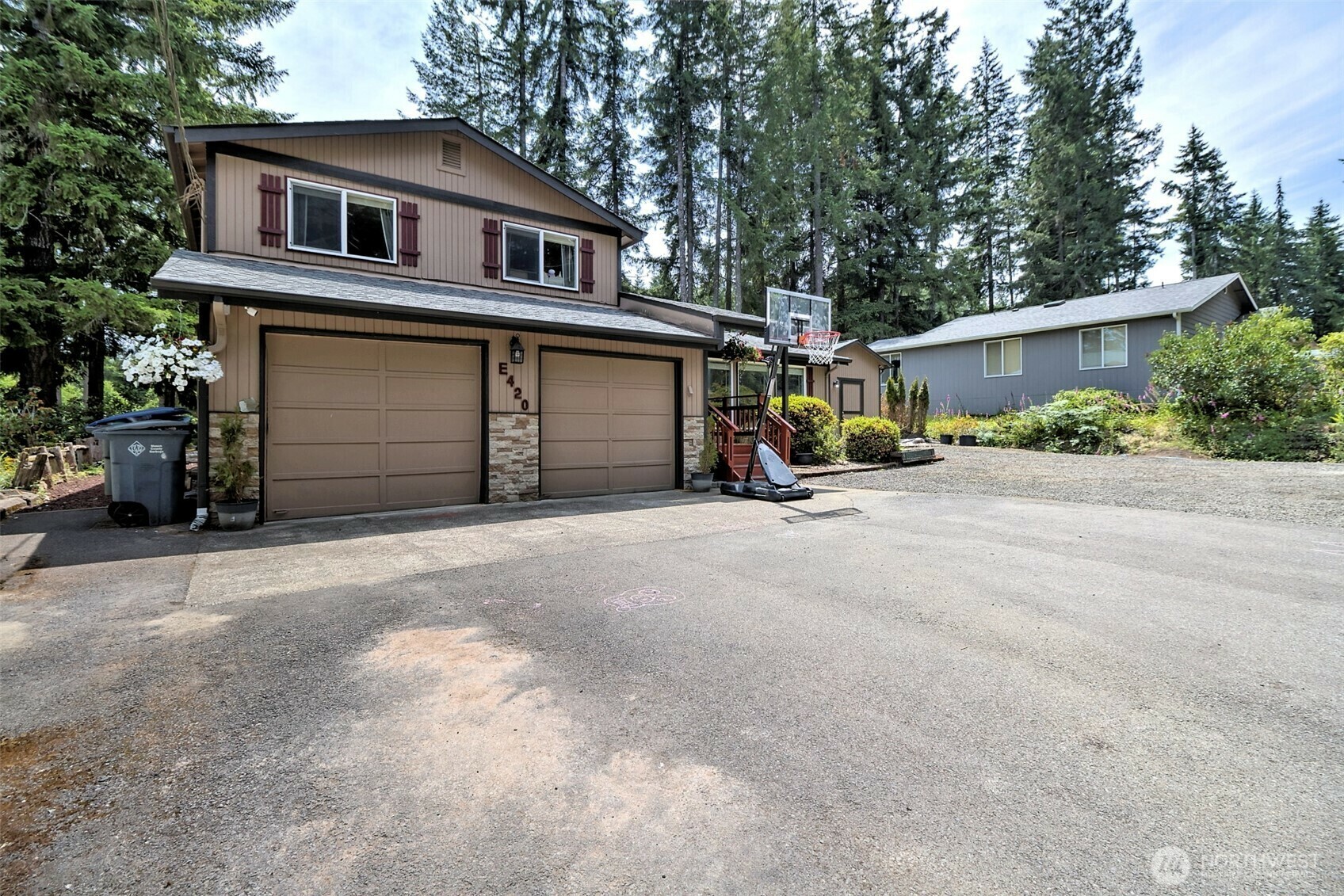 Property Photo: 420 E Saint Andrews Drive WA 98584