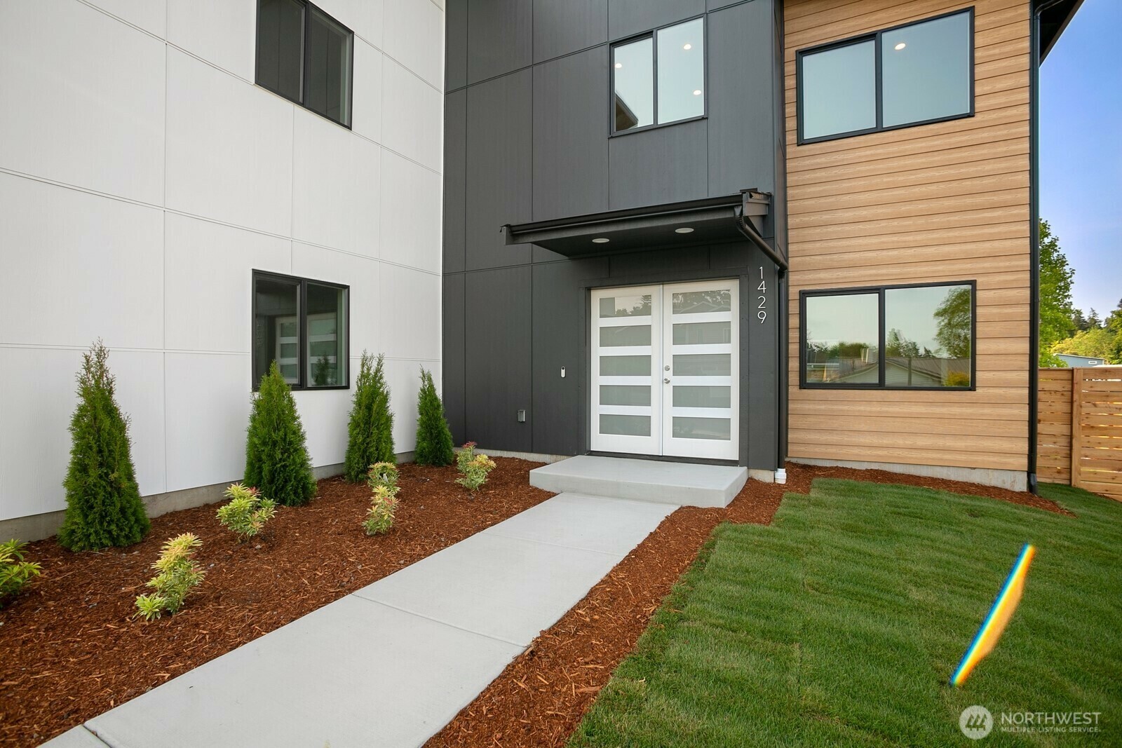 Property Photo: 1429 S 259th St Street WA 98198