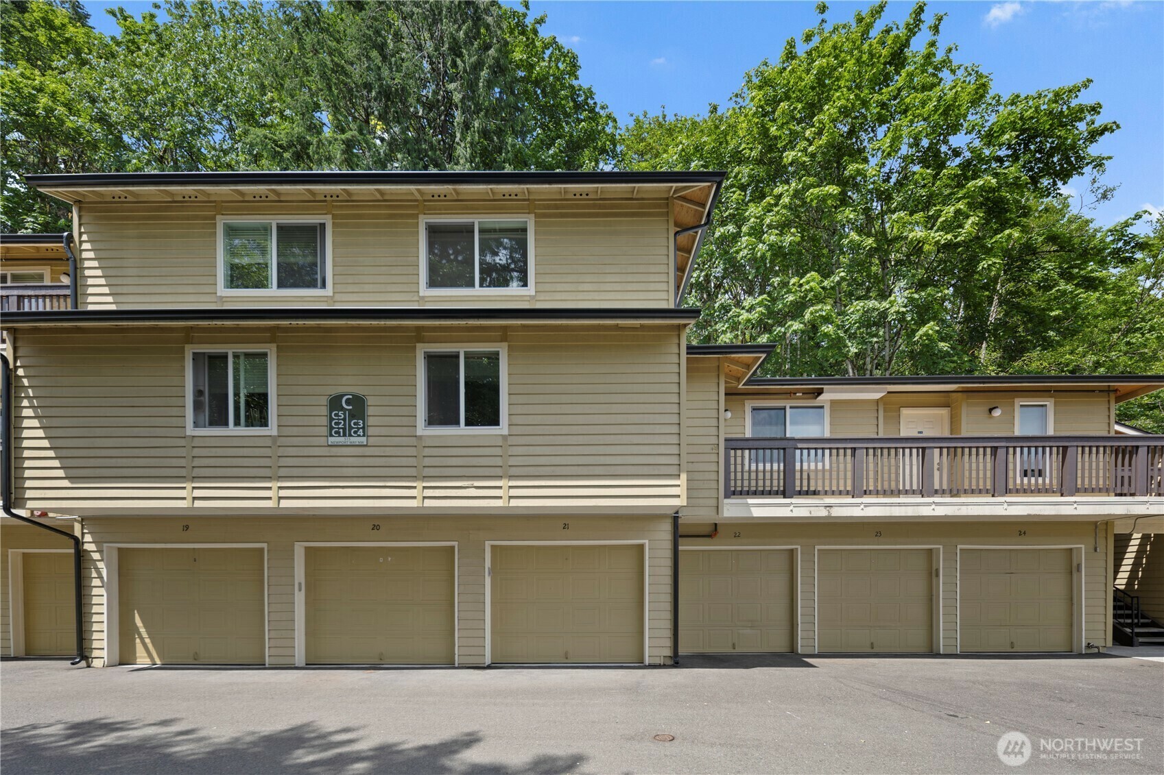 Property Photo: 515 Newport Way NW C3 WA 98027
