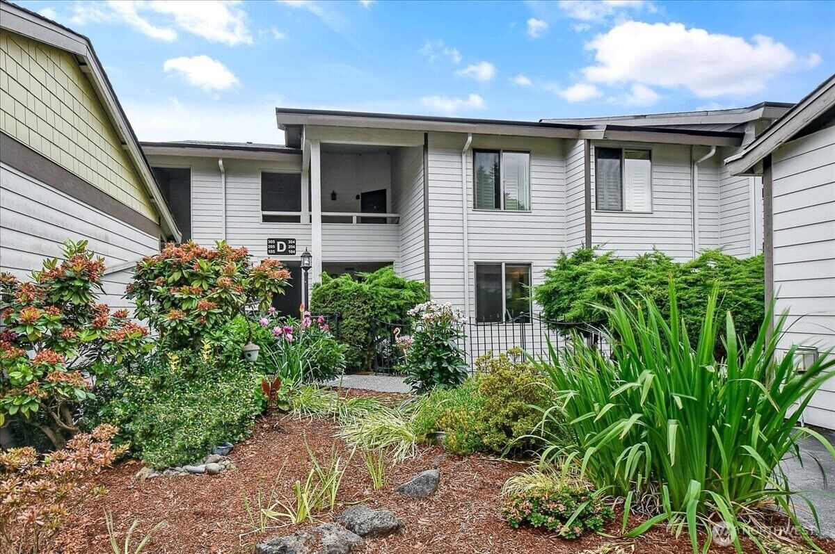 Property Photo:  23501  Lakeview Drive D204  WA 98043 