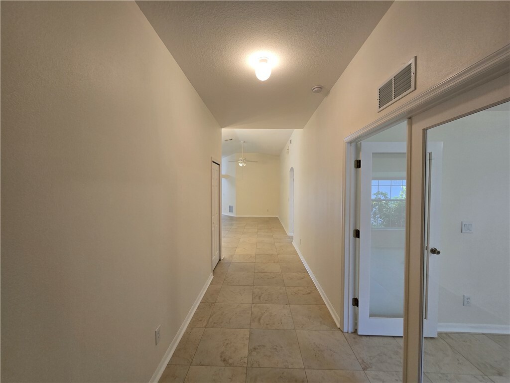 Property Photo: 1430 10th Manor FL 32960