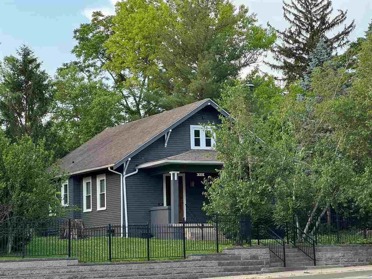 Property Photo: 916 W National Road IN 47374