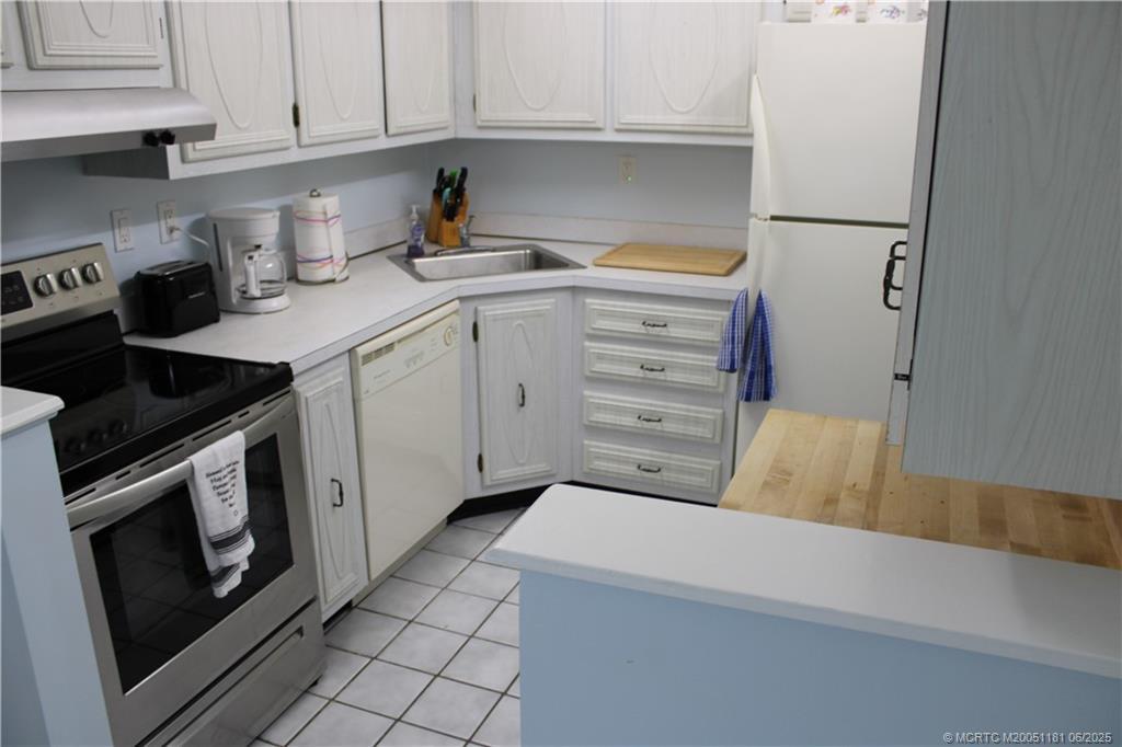Property Photo: 2600 S Kanner Highway C3 FL 34994