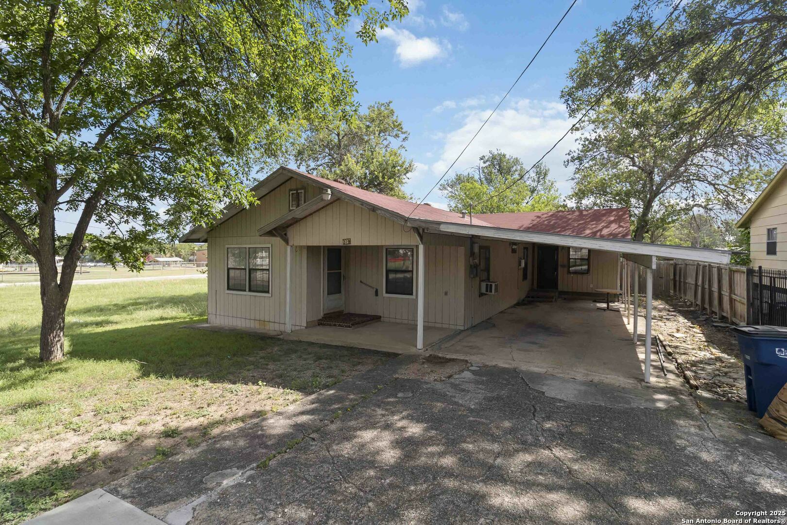 Property Photo: 219 S Lone Star Ave TX 78130