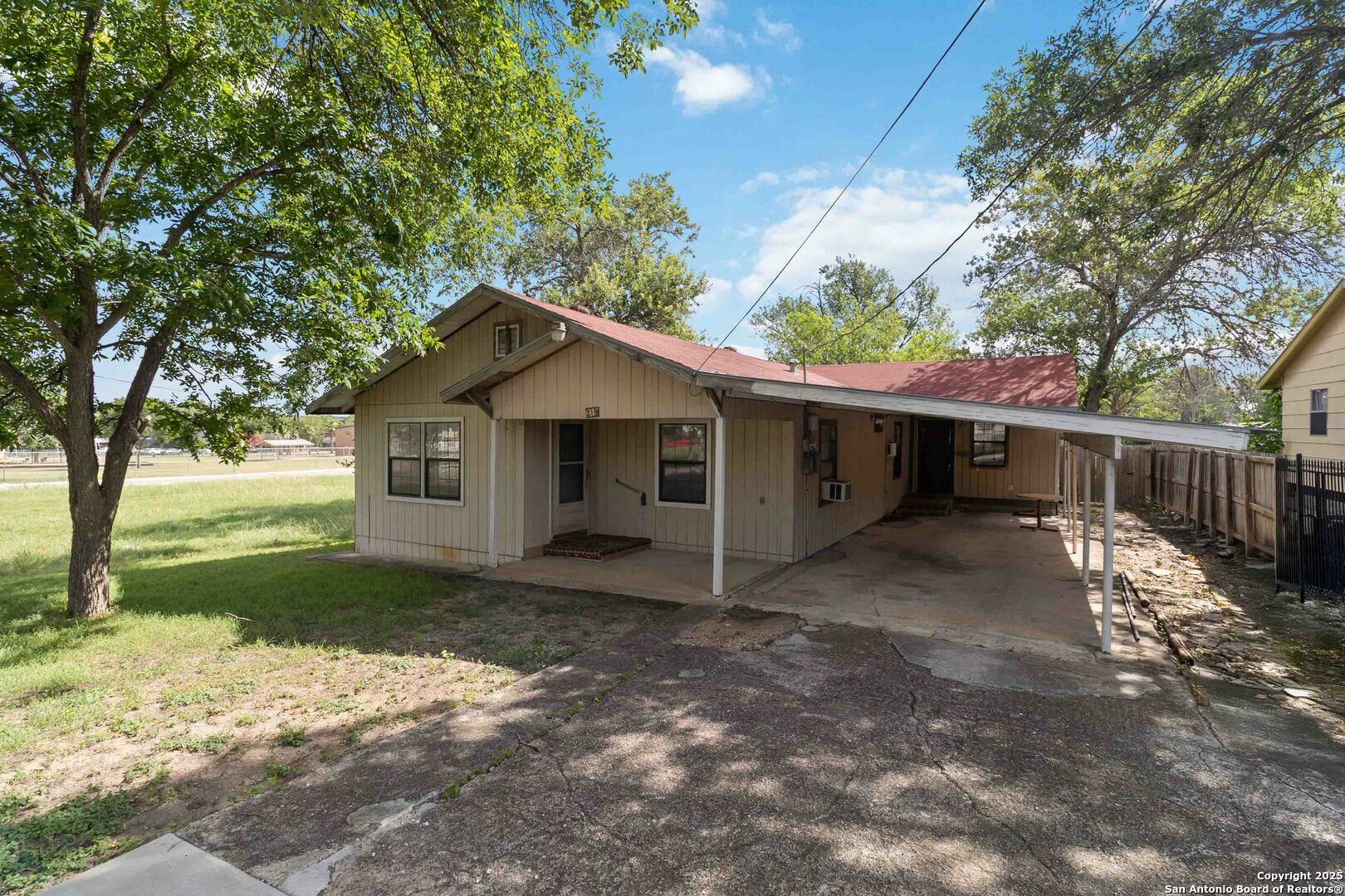 Property Photo: 219 S Lone Star Ave TX 78130