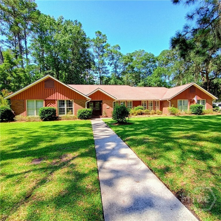 35 Clarendon Road  Savannah GA 31410 photo