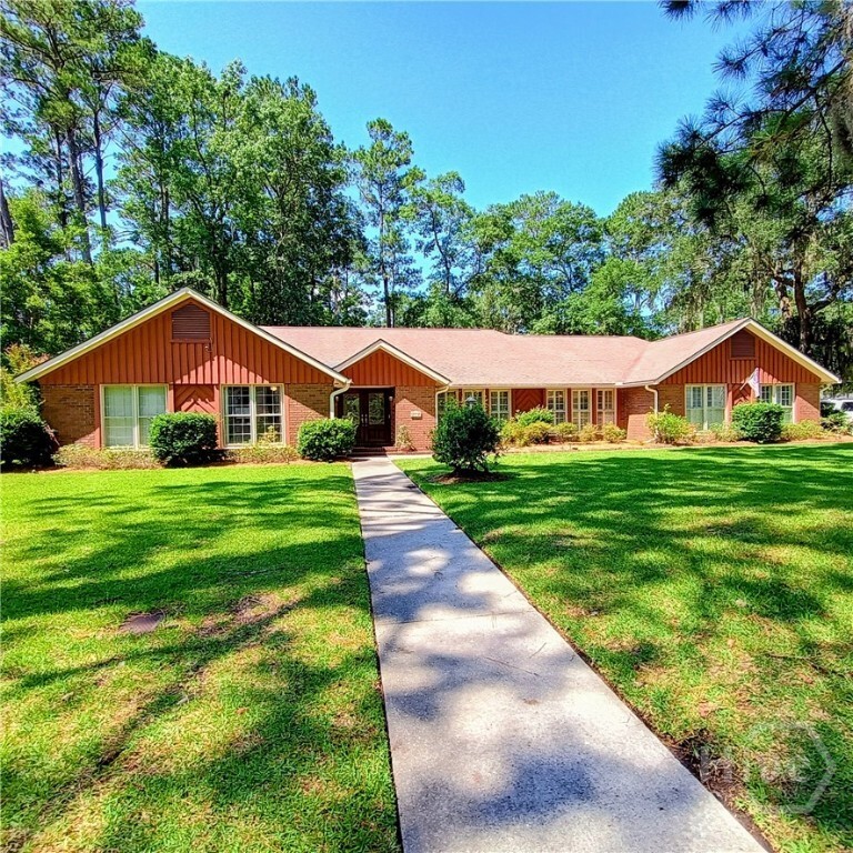 35 Clarendon Road  Savannah GA 31410 photo