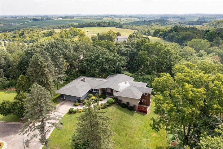 Property Photo:  1 Sandy Oak Drive  WI 54665 