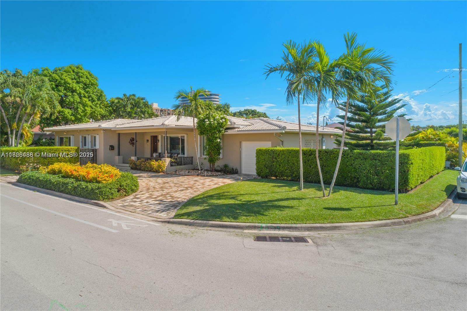 424 89th St  Surfside FL 33154 photo
