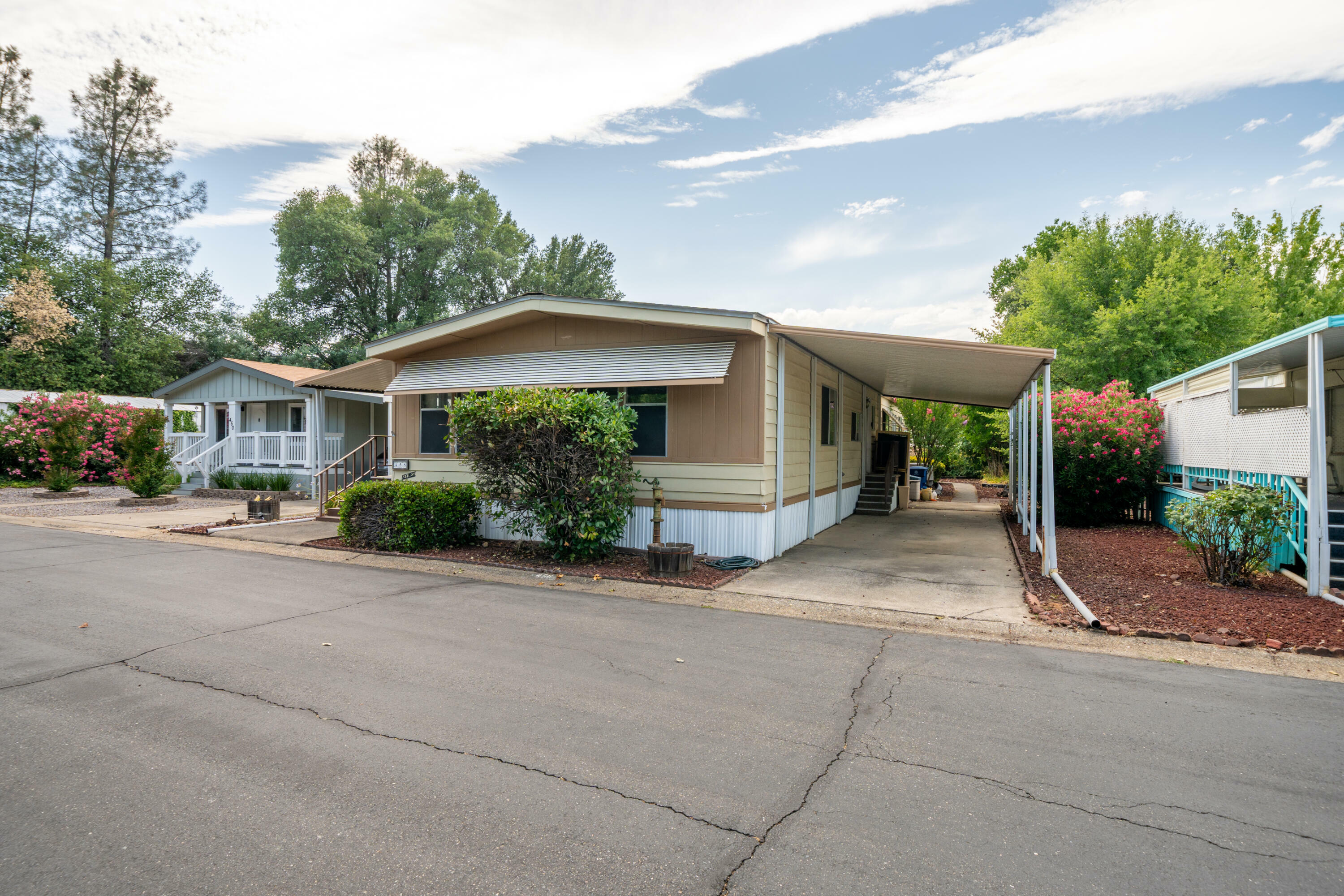 Property Photo: 458 Bitterroot Dr Sp# 63 CA 96003