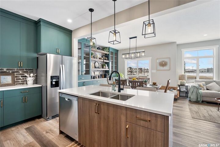 Property Photo:  3084 Dumont Way  SK S4V 3Z3 