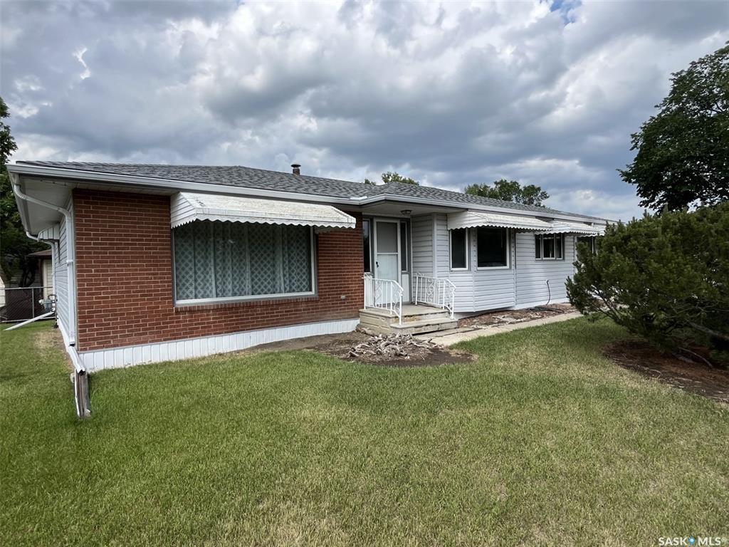 201 St Andrews Crescent  Rosetown SK S0L 2V0 photo