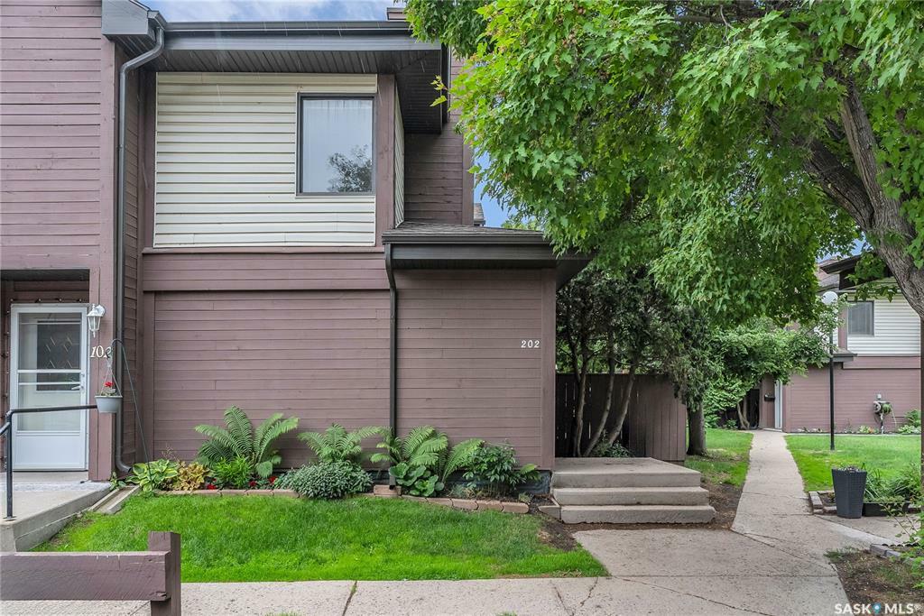 Property Photo: 441 Pendygrasse Road 202 SK S7M 5C1