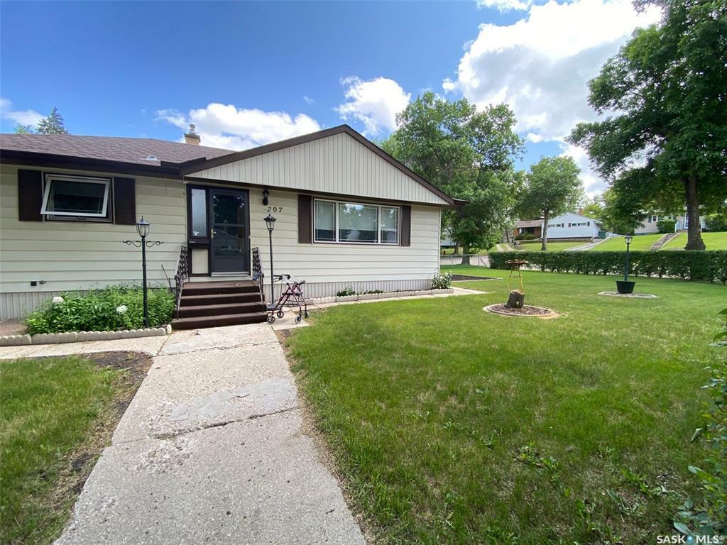 Property Photo: 207 Fifth Avenue S SK S3N 0Z9