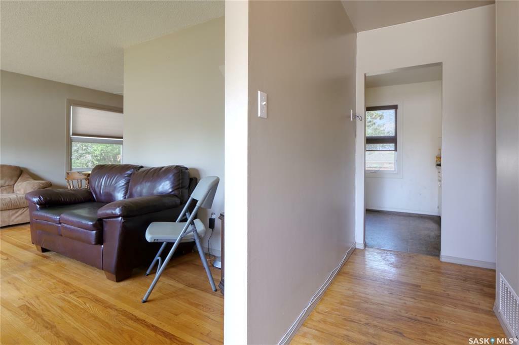 Photo de la propriété: 736 Saskatchewan Street W SK S6H 2T7