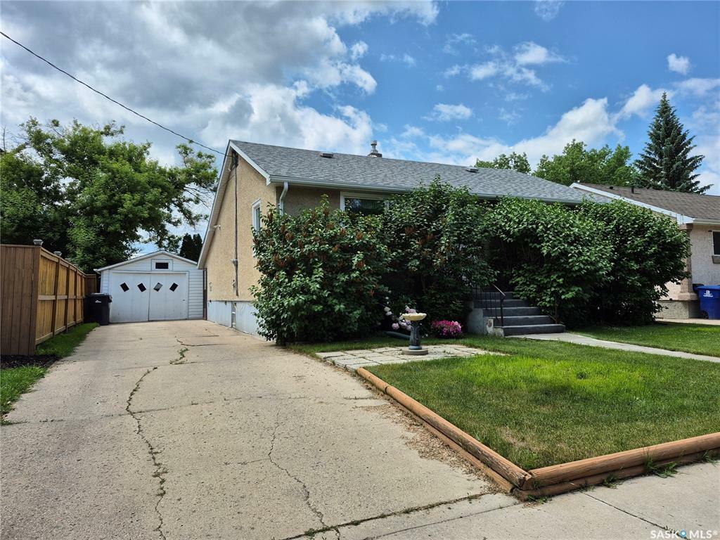 Property Photo: 427 Albert Street SK S4H 1G4